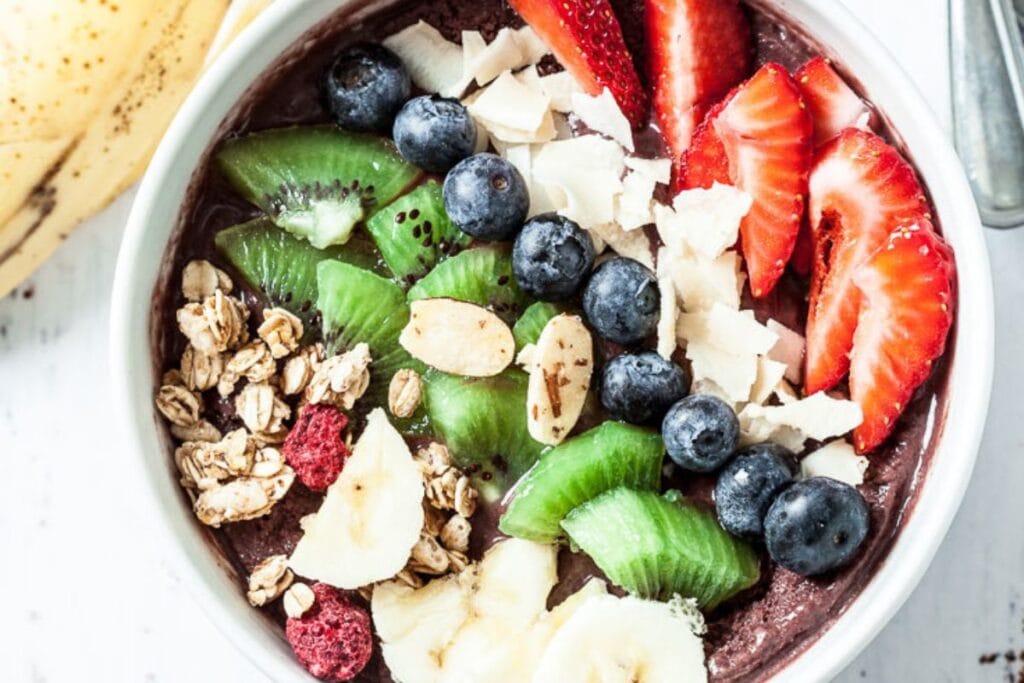 Smoothie bowl made with acai berries and fruit.