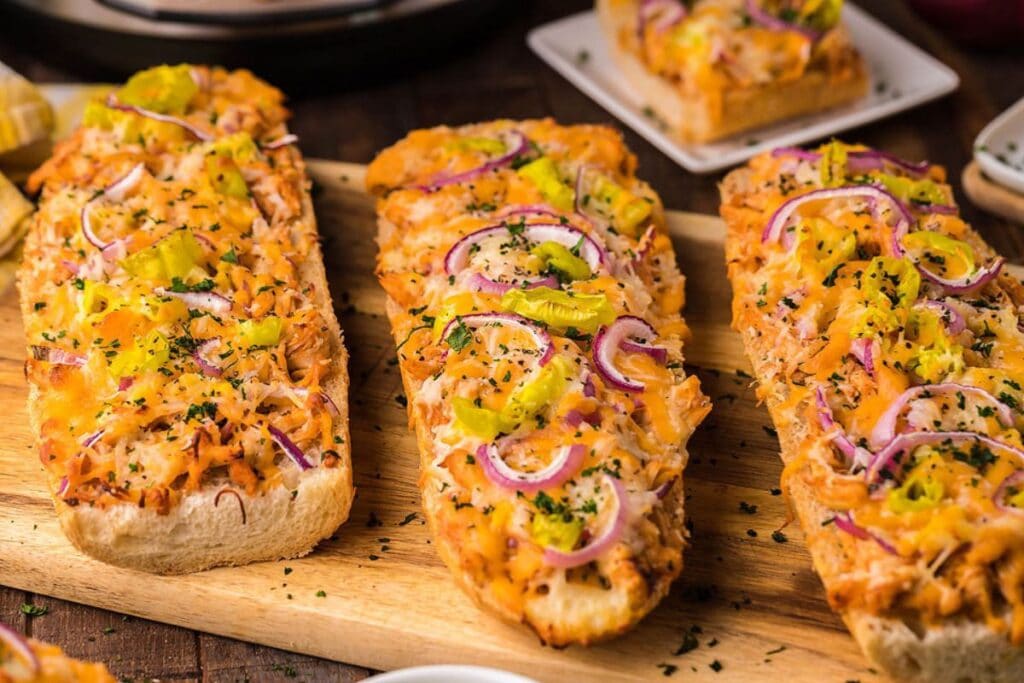 French bread pizza with chicken.