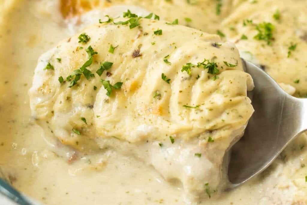 Oven baked pork chops with cream.