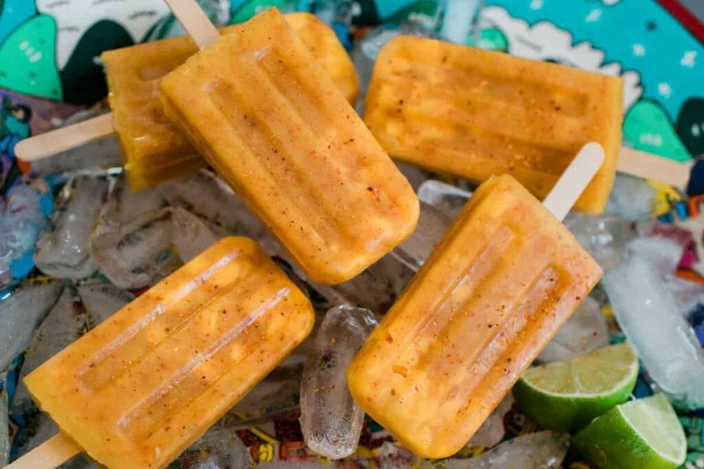 Chili mango popsicles witch ice.