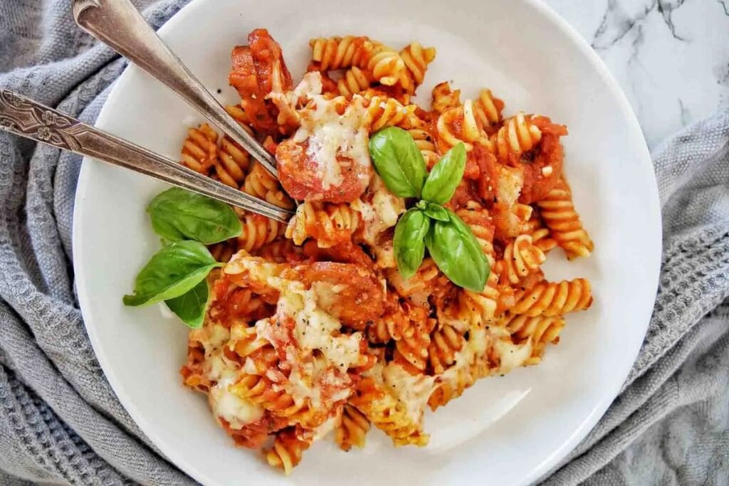 Pasta bake on a plate.