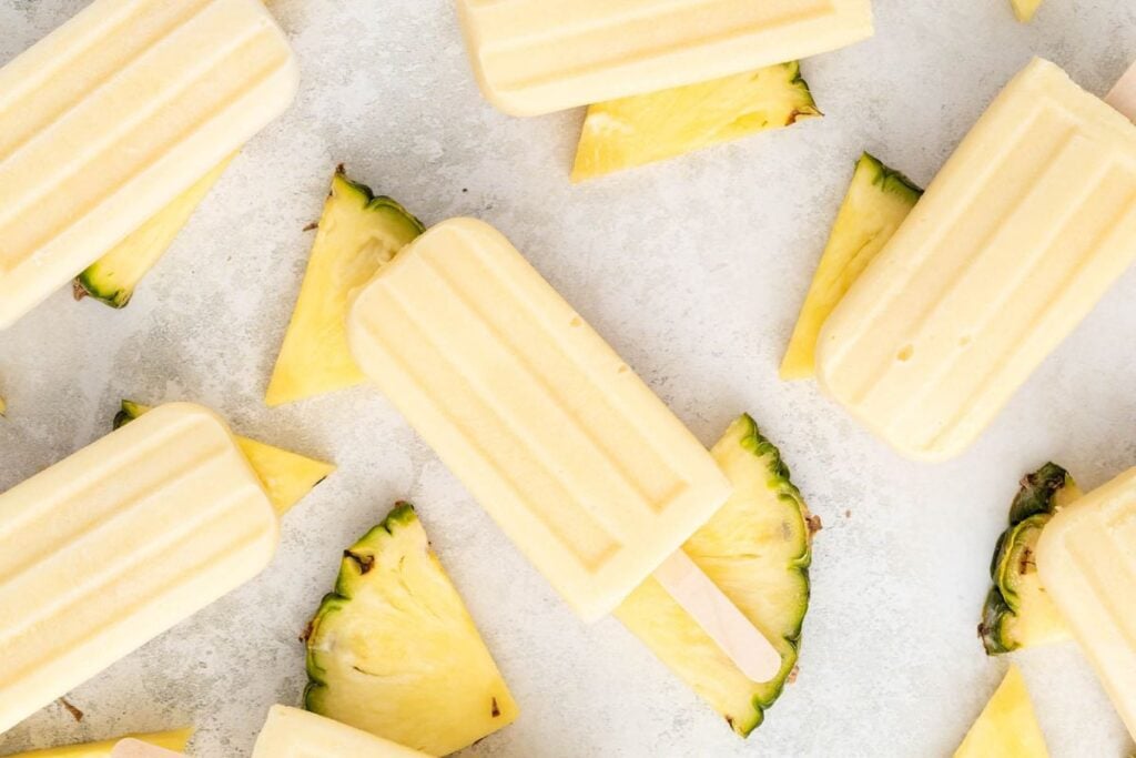 Popsicles with fresh pineapple.
