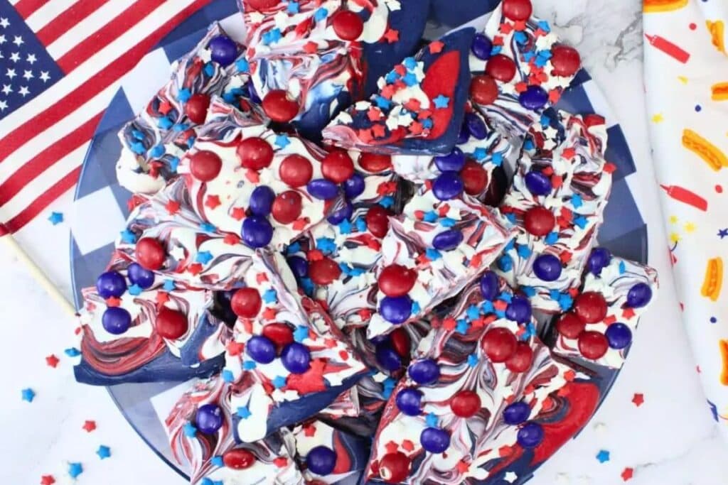 Barks in red and blue color.