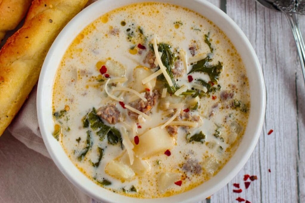 A bowl of toscana soup.