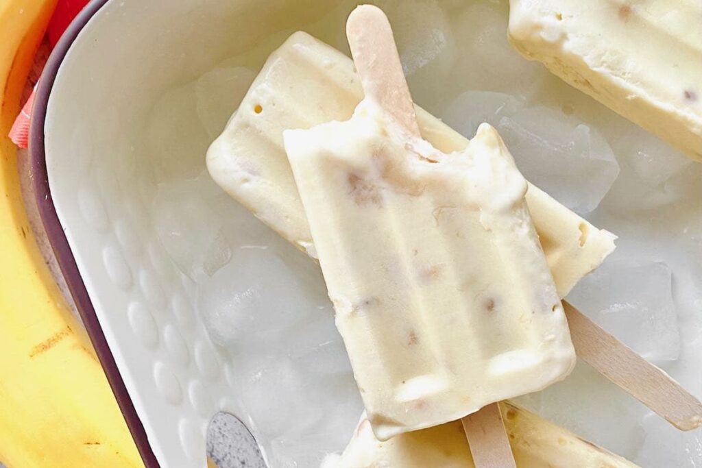 Banana pudding popsicles with a bite.