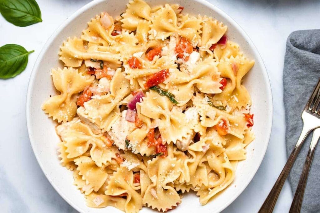 Chicken pasta on a plate.