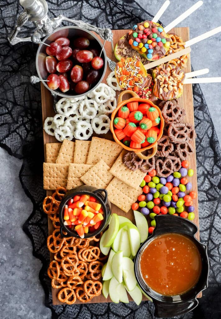 Charcuterie board for Halloween.