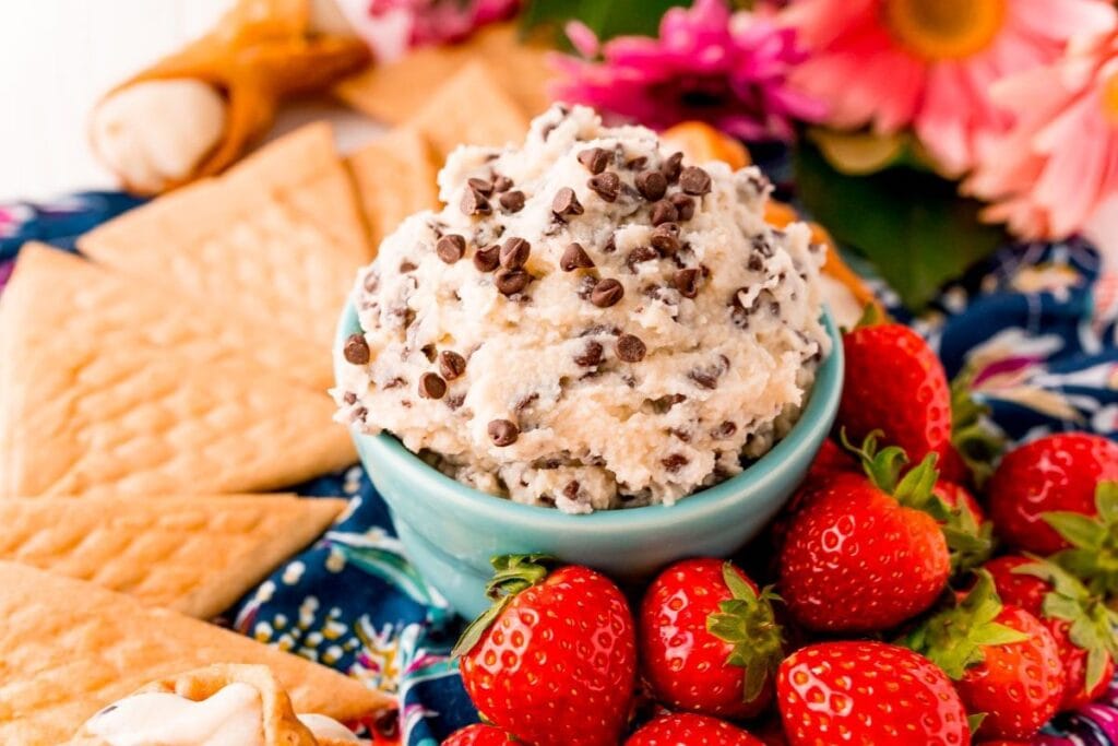 A bowl of cannoli dip.