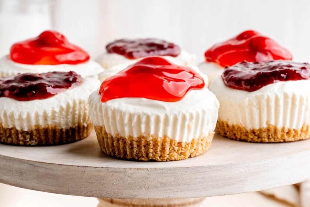 Close up shot of cheesecake bites.