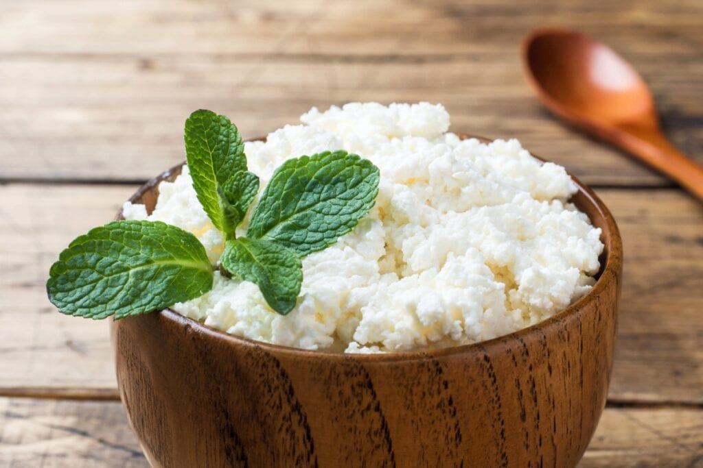 Cottage cheese in bowl.
