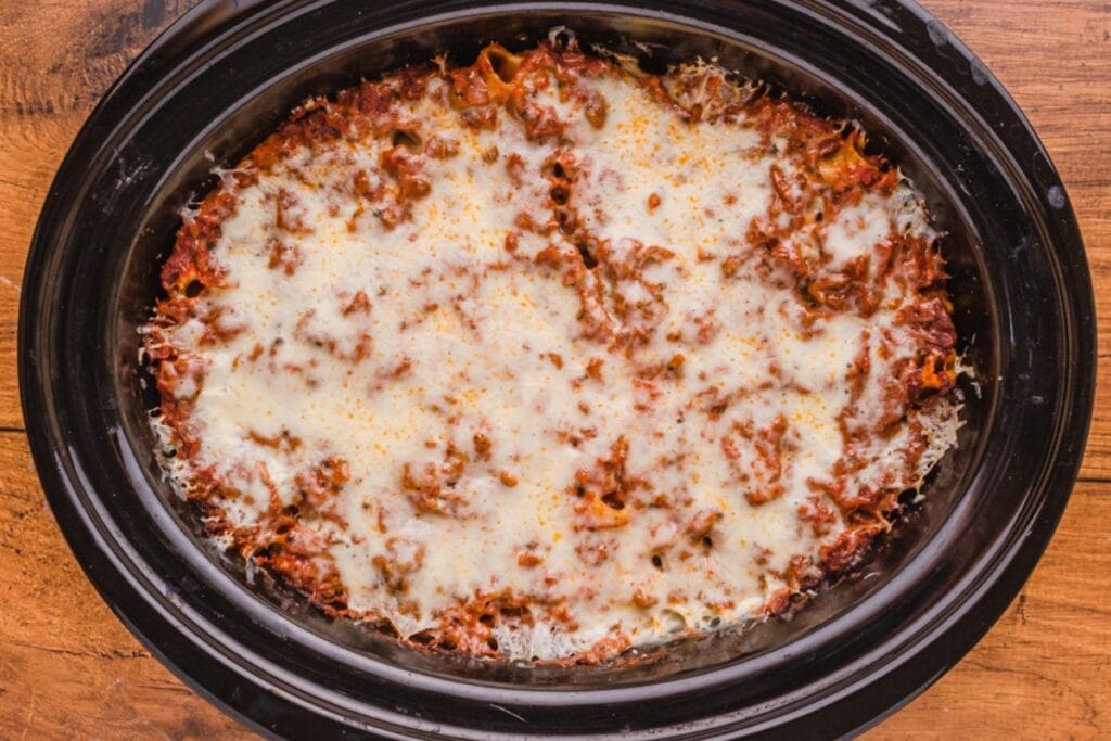 Crock pot filled with baked ziti.