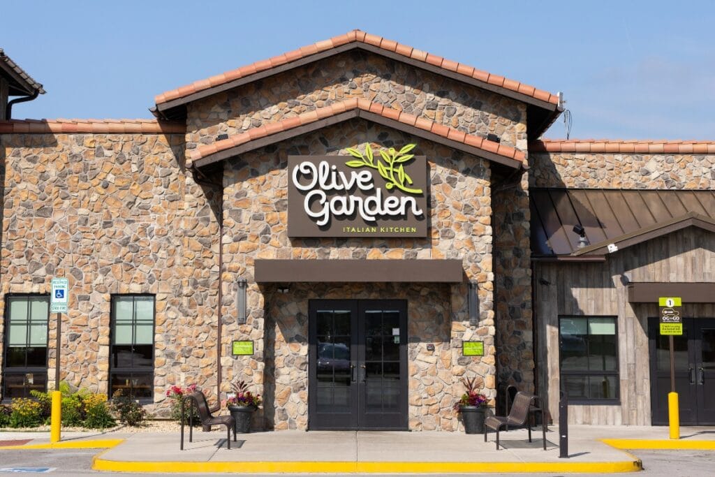 Olive Garden exterior showing entrance and signage.