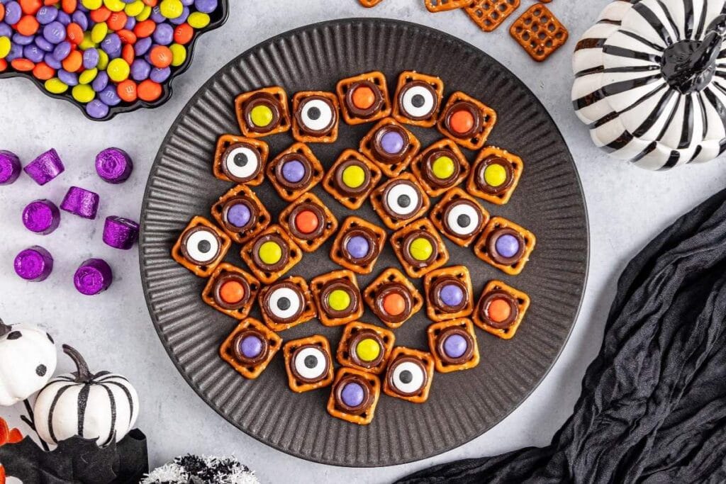 A close up shot of pretzel snacks.