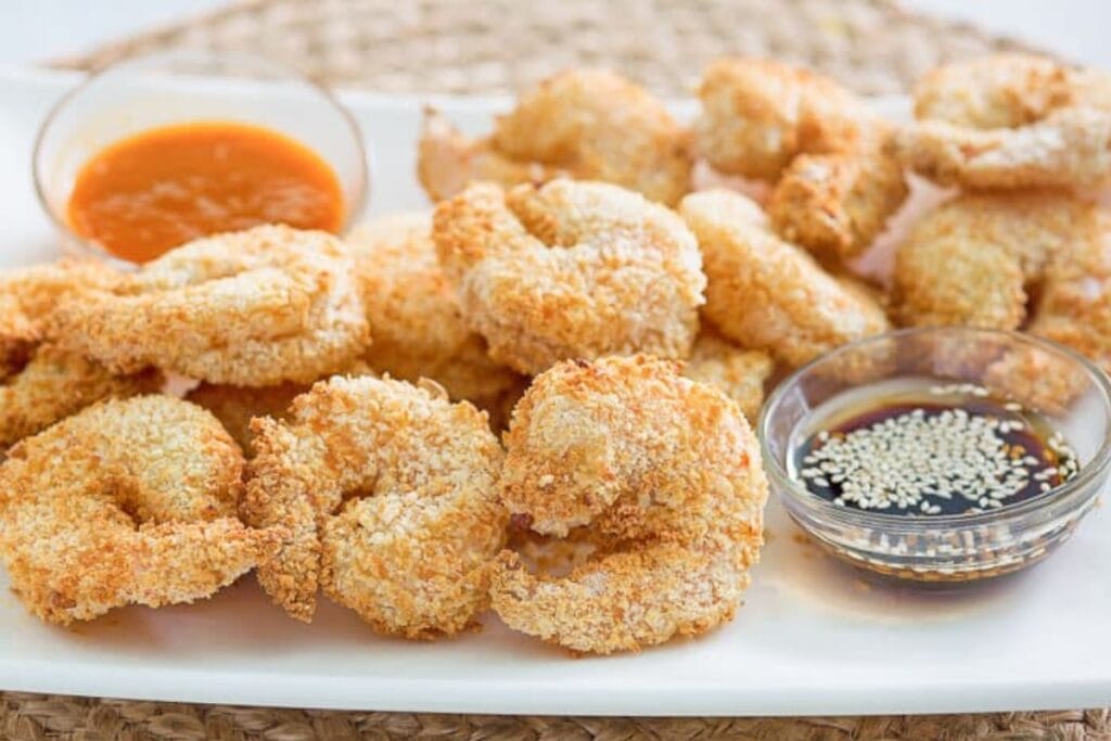 Shrimp tempura on a plate.