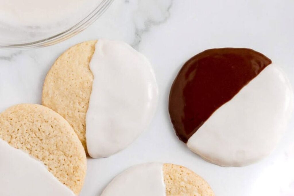 A close up shot of cookies.