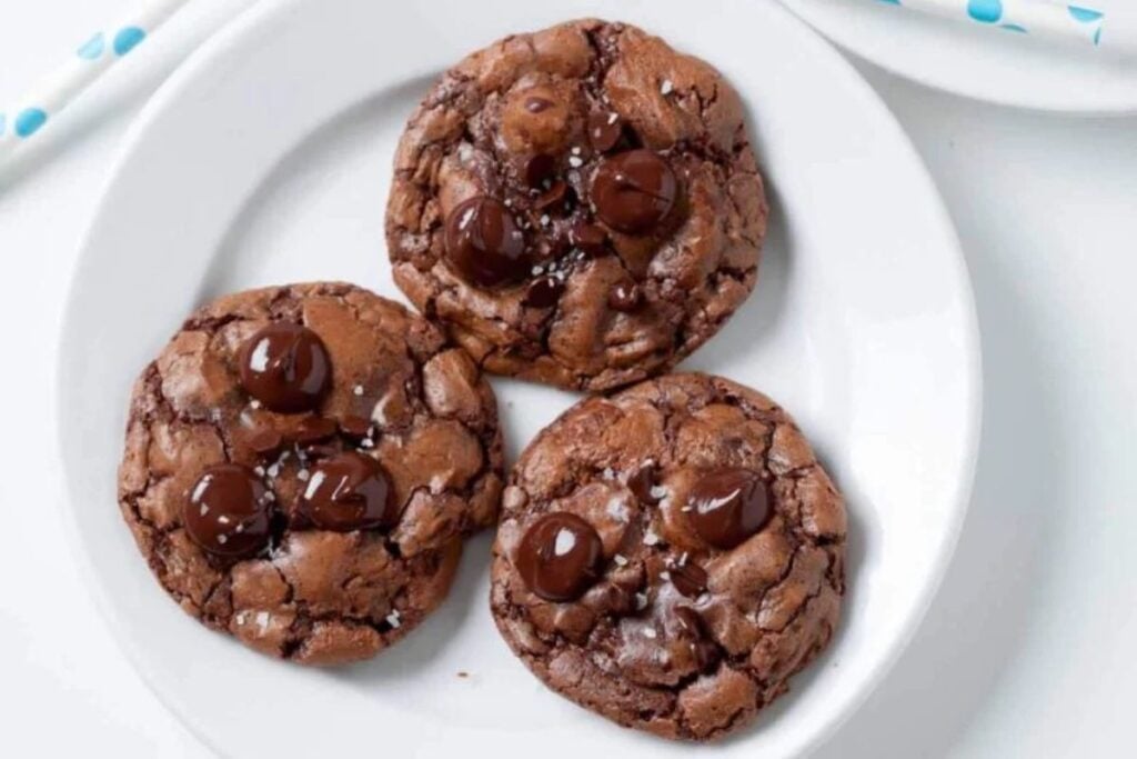 A close up shot of cookies.