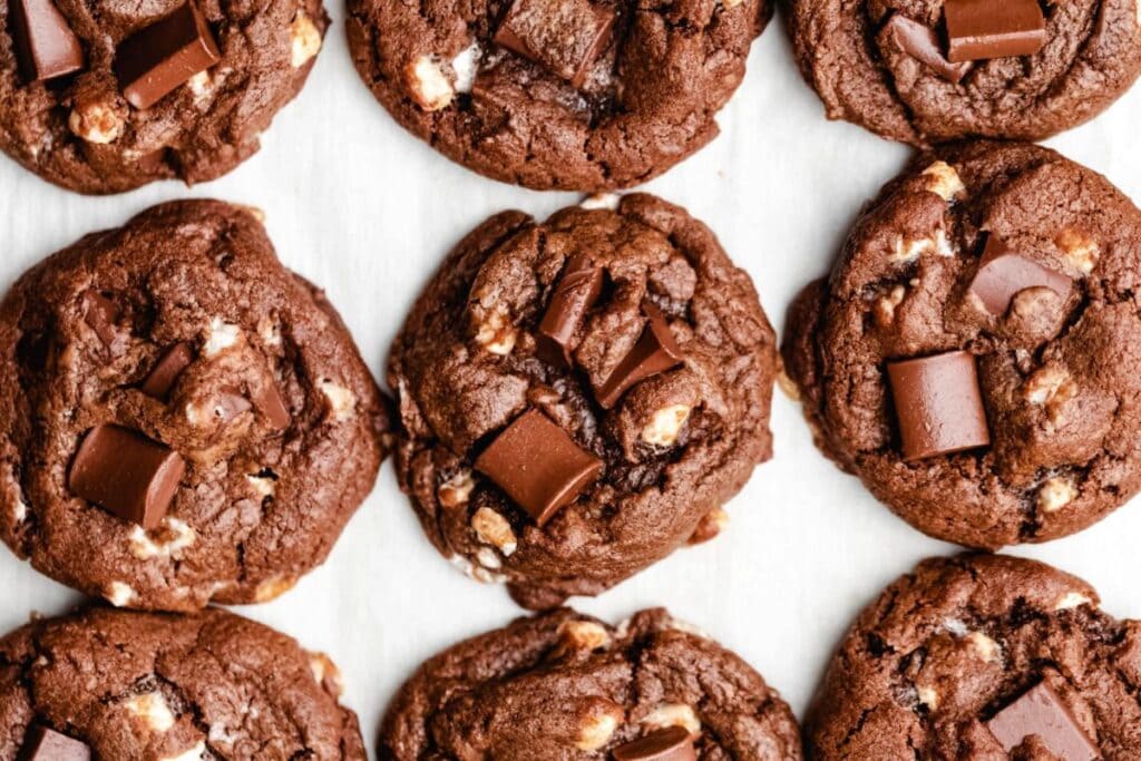 A close up shot of chocolate cookies.
