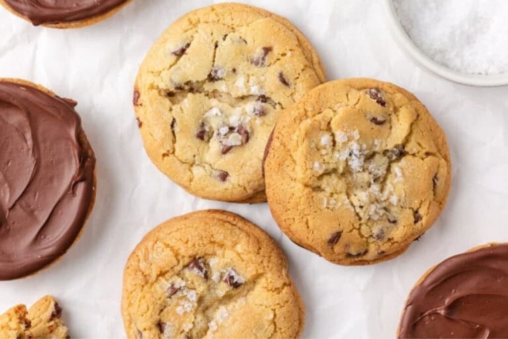 A close up shot of cookies.