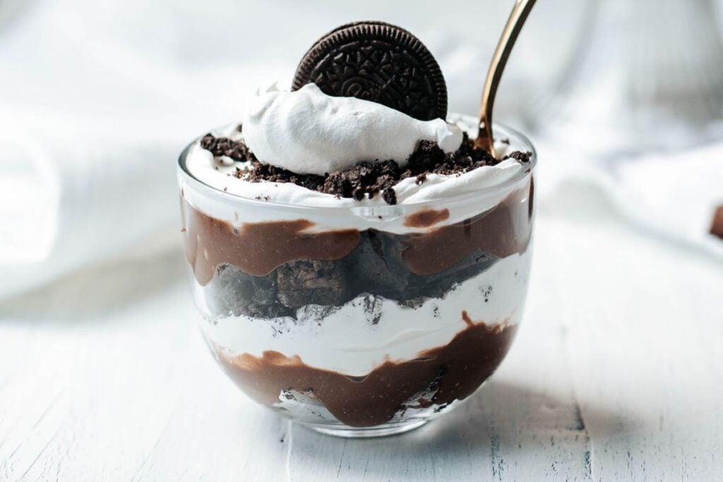 oreo dessert in cup