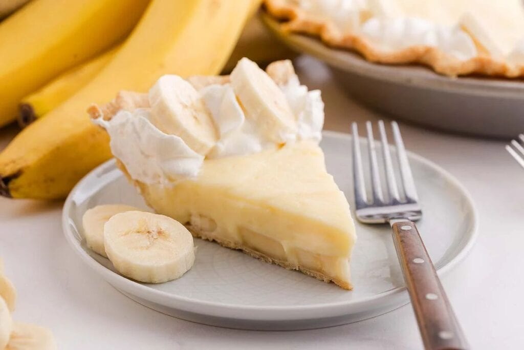 A close up shot of Banana Cream Pie.