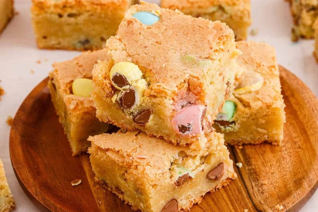A close up shot of easter blondies.