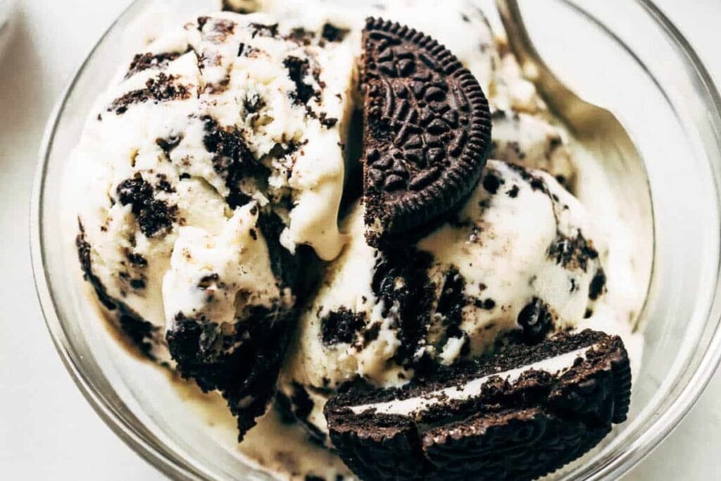 Bowl of no-churn cookies and cream ice cream.