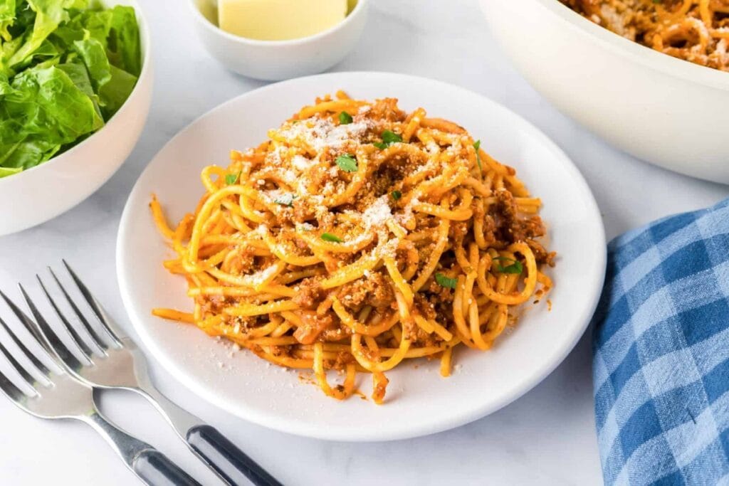 One pot ground turkey spaghetti on a plate.
