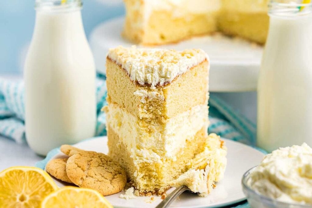 A close up shot of lemon mascarporne cake.