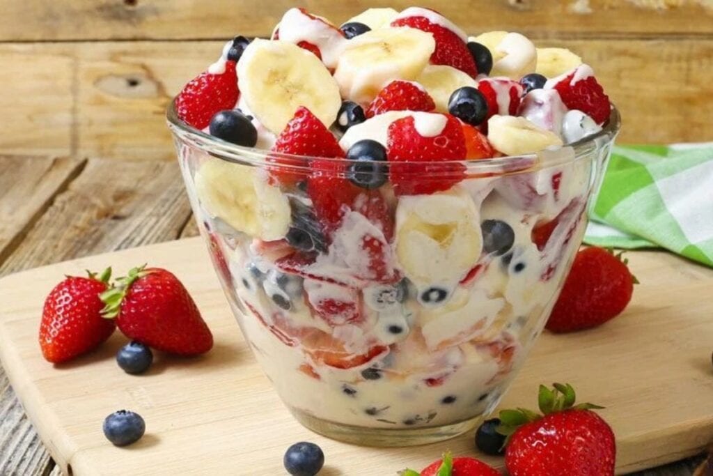 Cheesecake salad in a glass bowl.