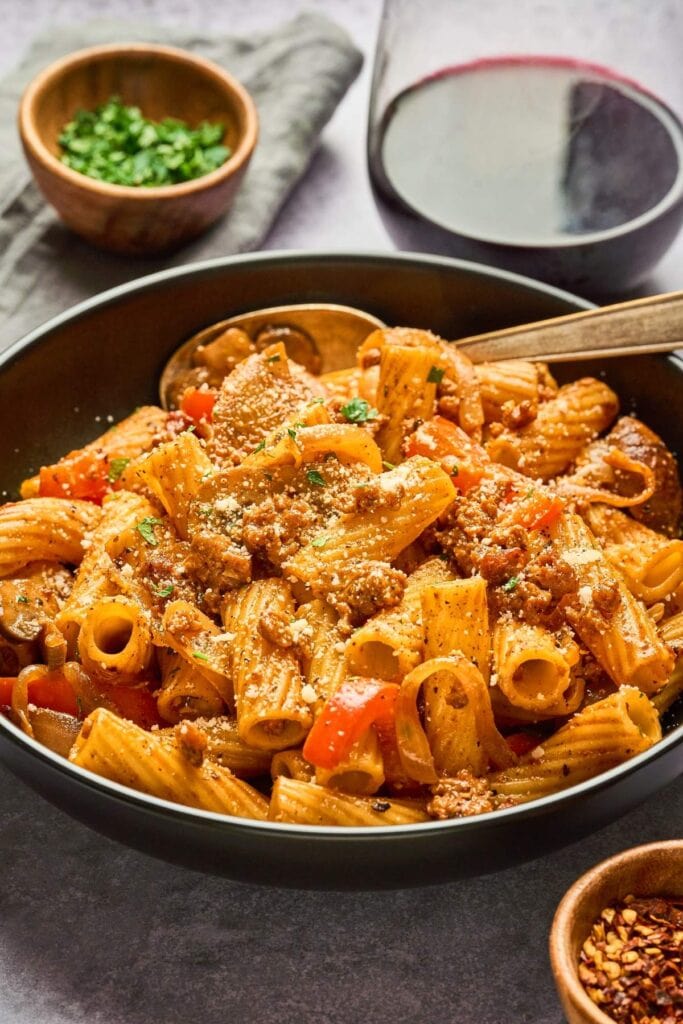 Chorizo rigatoni in a bowl.