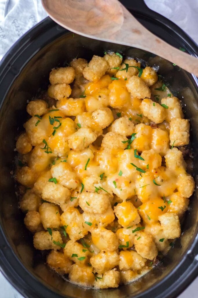 tater tot breakfast casserole in slow cooker