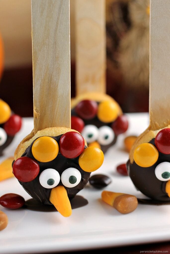 Nilla wafer Thanksgiving turkeys on a white plate.