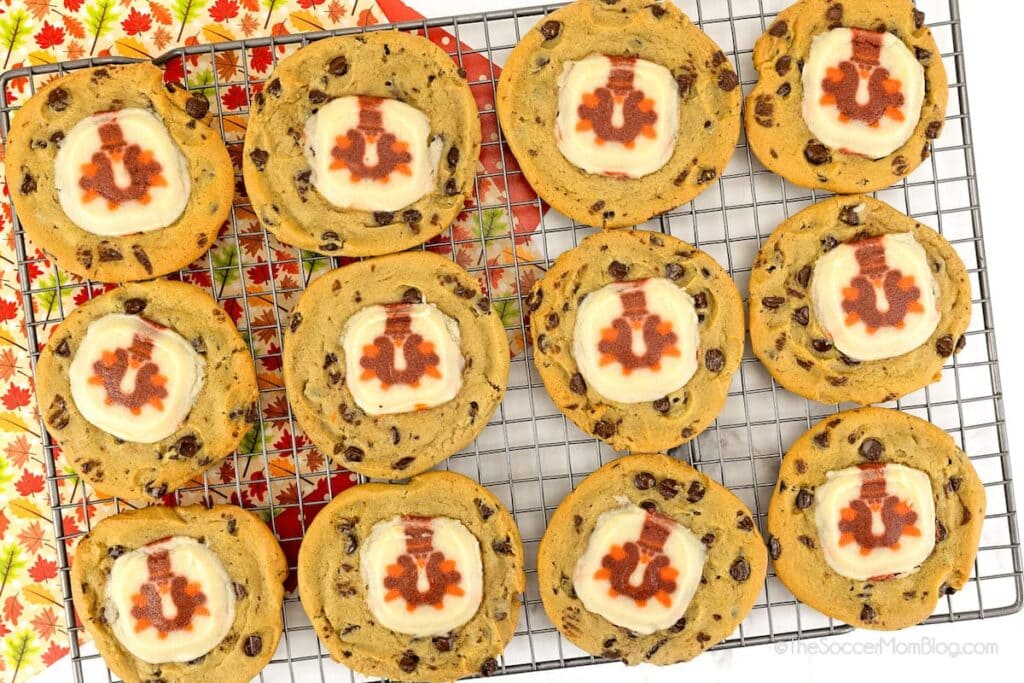 Thanksgiving turkey cookies on a cooling rack.