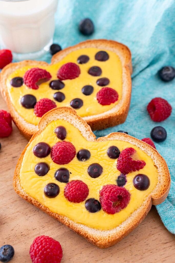 yogurt toast on blue towel