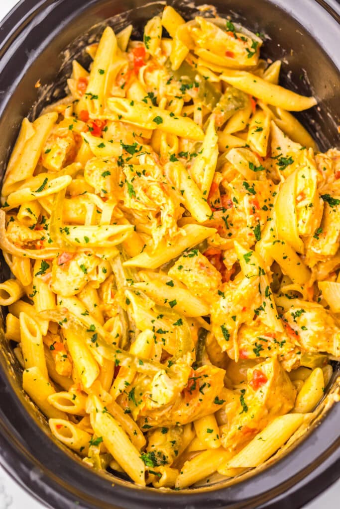 Mixed crockpot chicken fajita pasta.