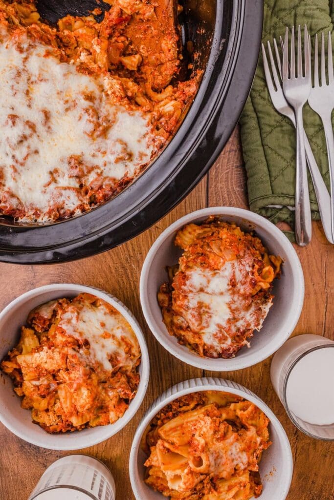 Slow cooker ziti in a bowl.