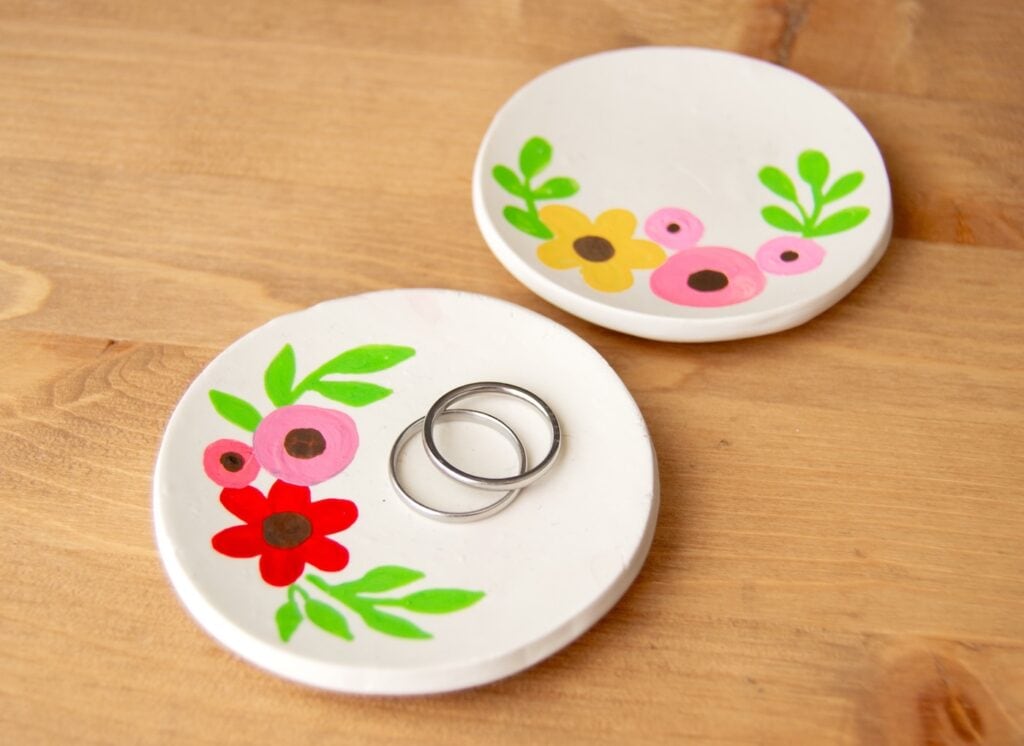 clay ring holder