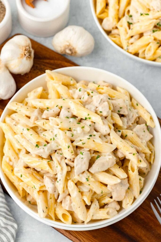 Creamy chicken pasta in a bowl.