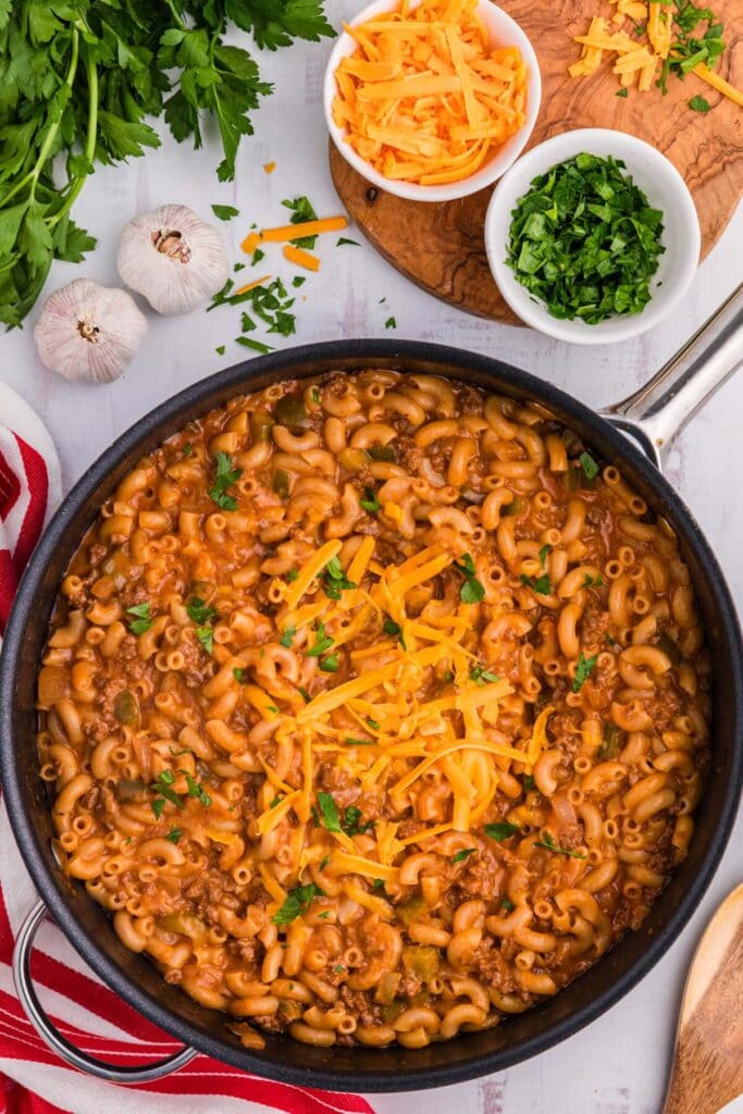 Sloppy joe mac and cheese in a skillet.